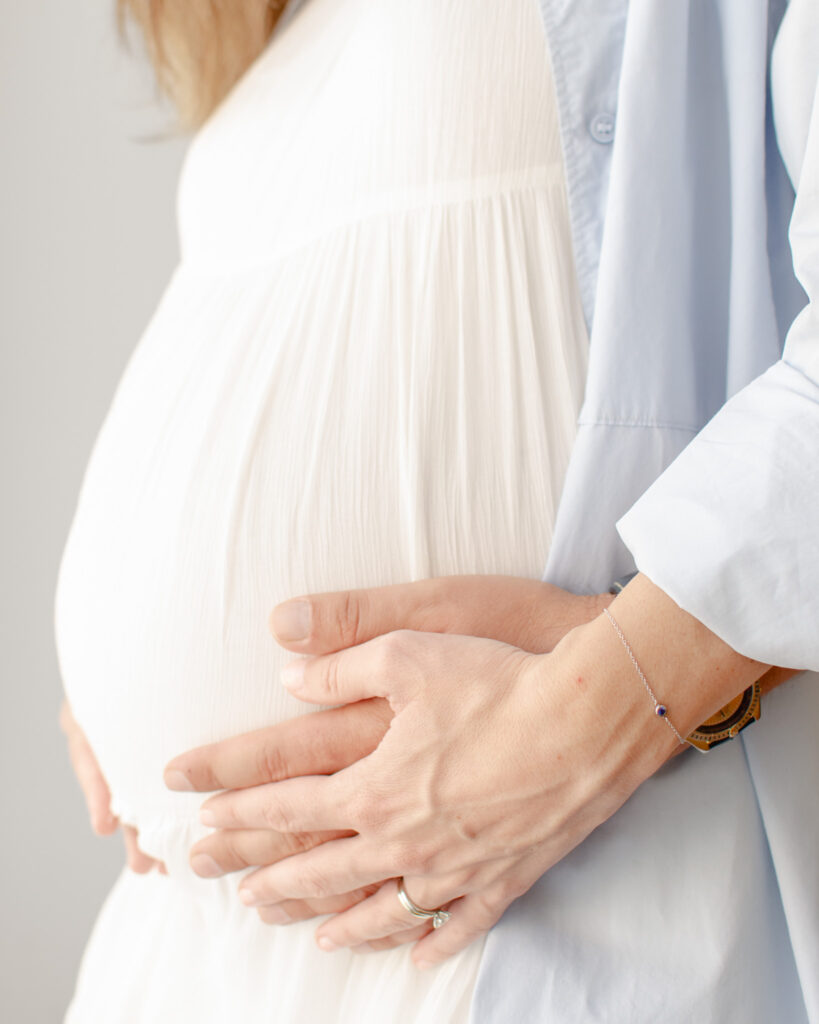 studio-maternity-photos-belly